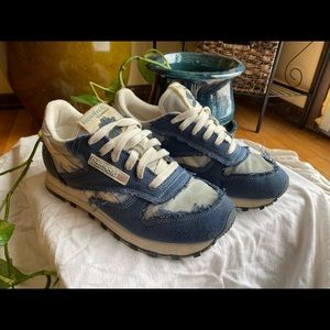 Blue denim: classic Reebok, vintage